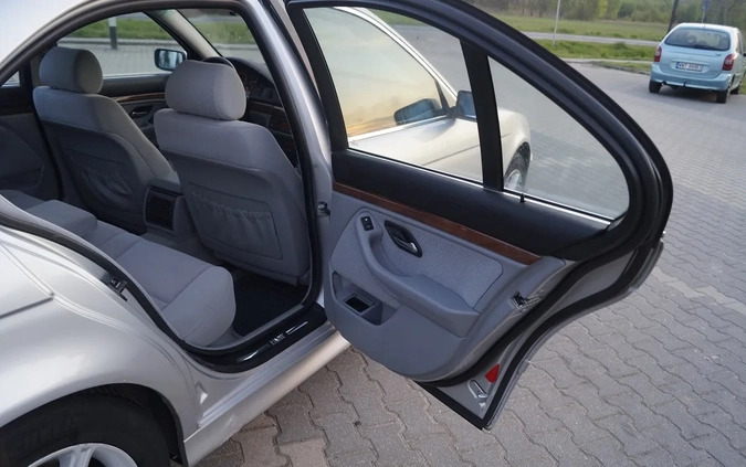 BMW Seria 5 cena 7990 przebieg: 430000, rok produkcji 2001 z Garwolin małe 497